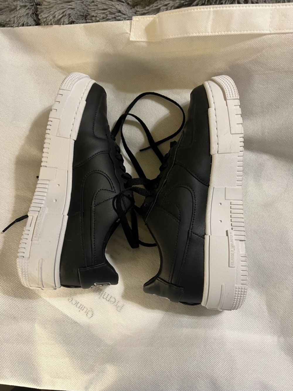 Nike Air Force 1 Pixel Size 8.5 Black and White - WORN ONCE - Picture 4 of 12